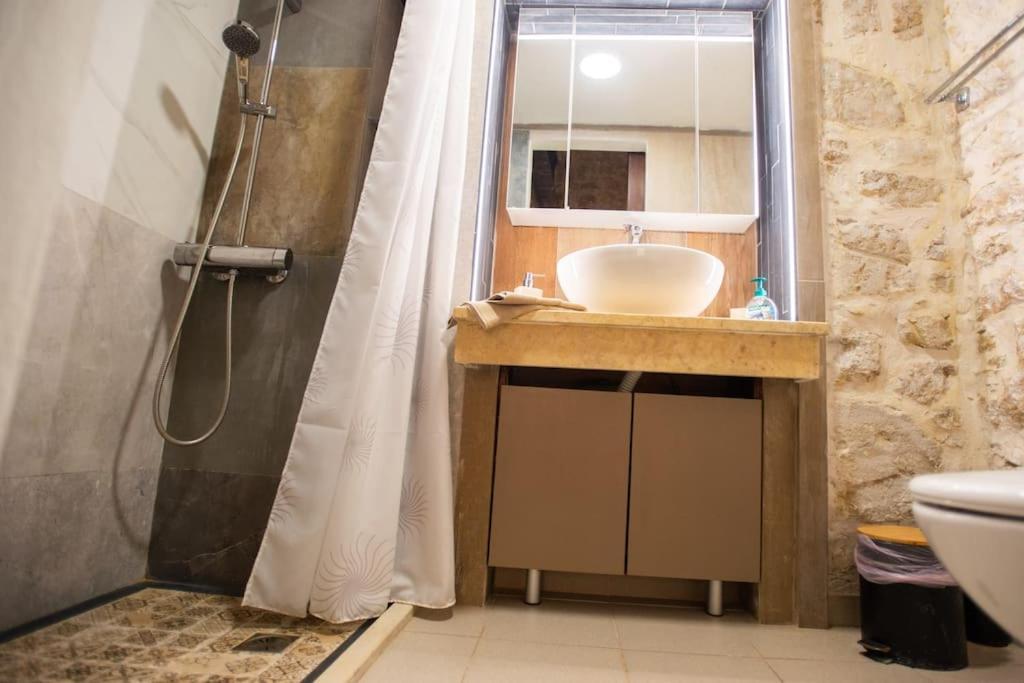 Appartement Petra Vori House Extérieur photo